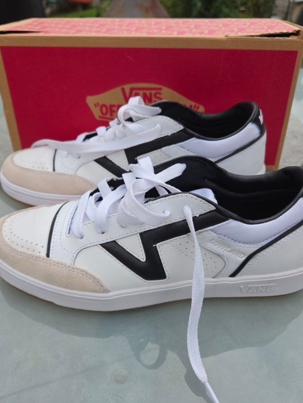 Vans Women's White Black and Beige Low-Top Lace-Up Sneakers, size 9